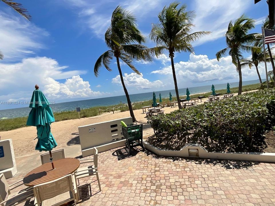 На продажу: $895,000 (2 спален, 2 ванн, 1760 Квадратных фут)