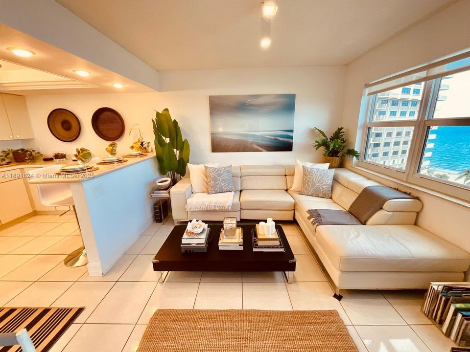 На продажу: $895,000 (2 спален, 2 ванн, 1760 Квадратных фут)