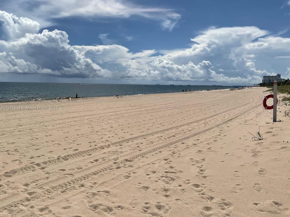 На продажу: $895,000 (2 спален, 2 ванн, 1760 Квадратных фут)