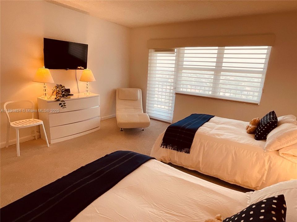 На продажу: $895,000 (2 спален, 2 ванн, 1760 Квадратных фут)