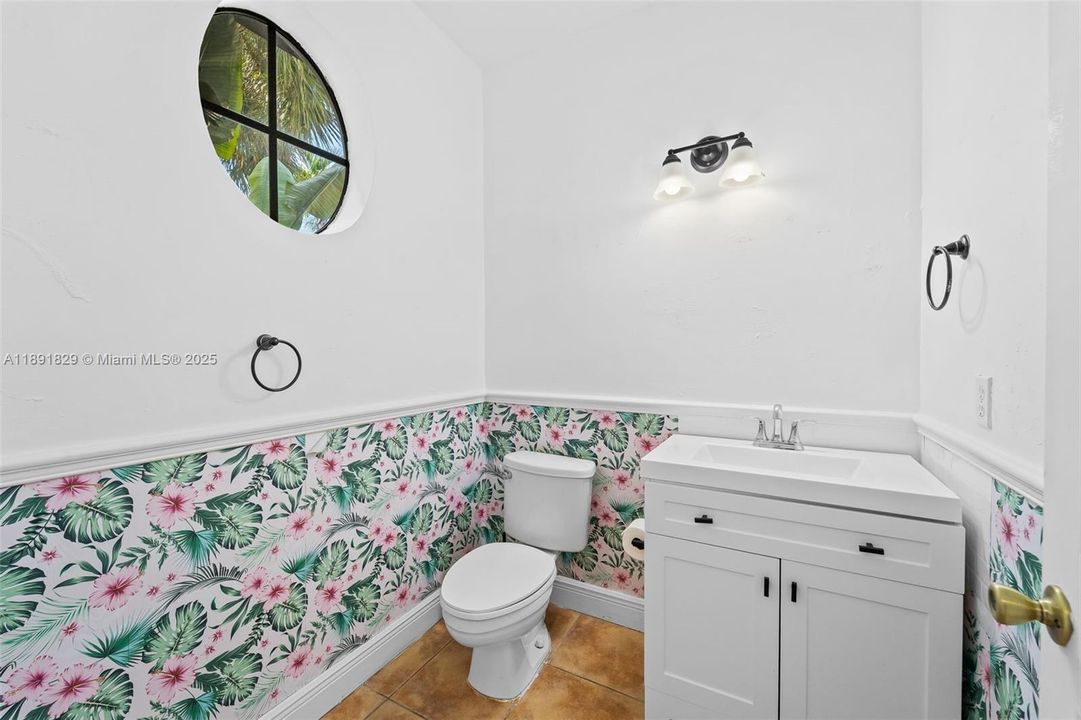 待售: $699,999 (3 贝兹, 2 浴室, 2015 平方英尺)