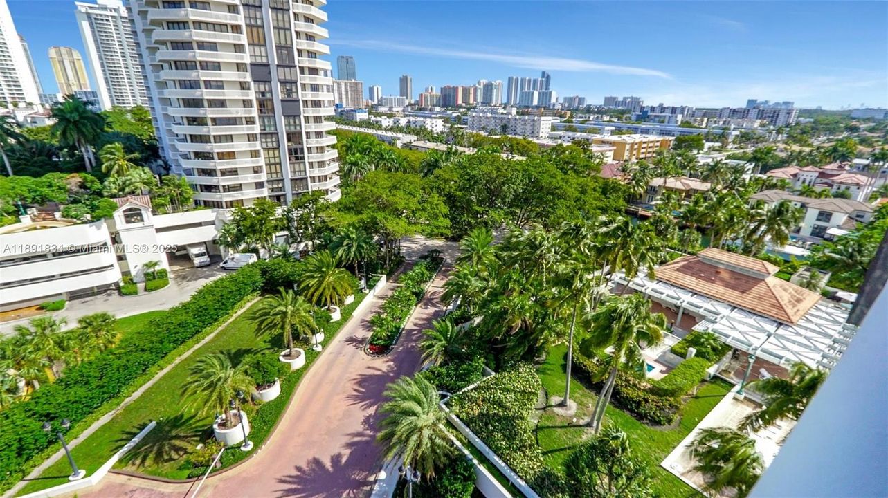 For Sale: $1,090,000 (3 beds, 2 baths, 1930 Square Feet)