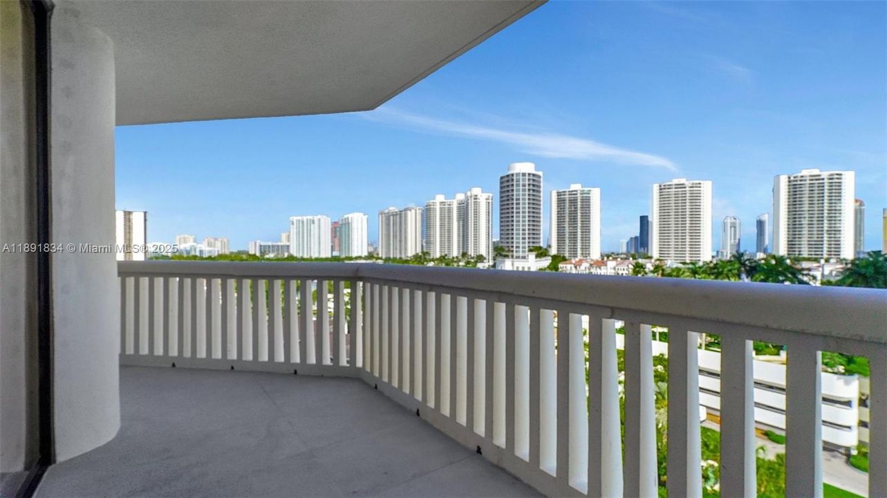 For Sale: $1,090,000 (3 beds, 2 baths, 1930 Square Feet)