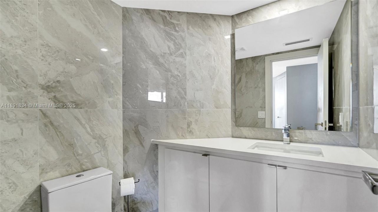 For Sale: $1,090,000 (3 beds, 2 baths, 1930 Square Feet)