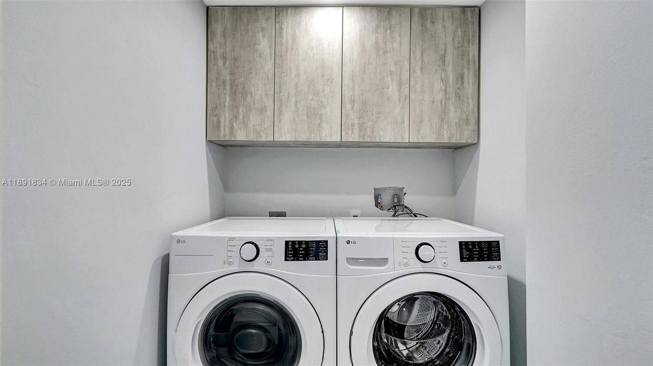 For Sale: $1,090,000 (3 beds, 2 baths, 1930 Square Feet)