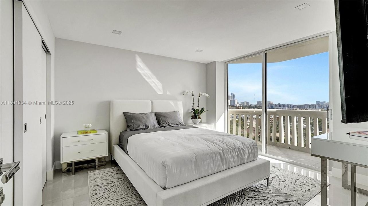 For Sale: $1,090,000 (3 beds, 2 baths, 1930 Square Feet)