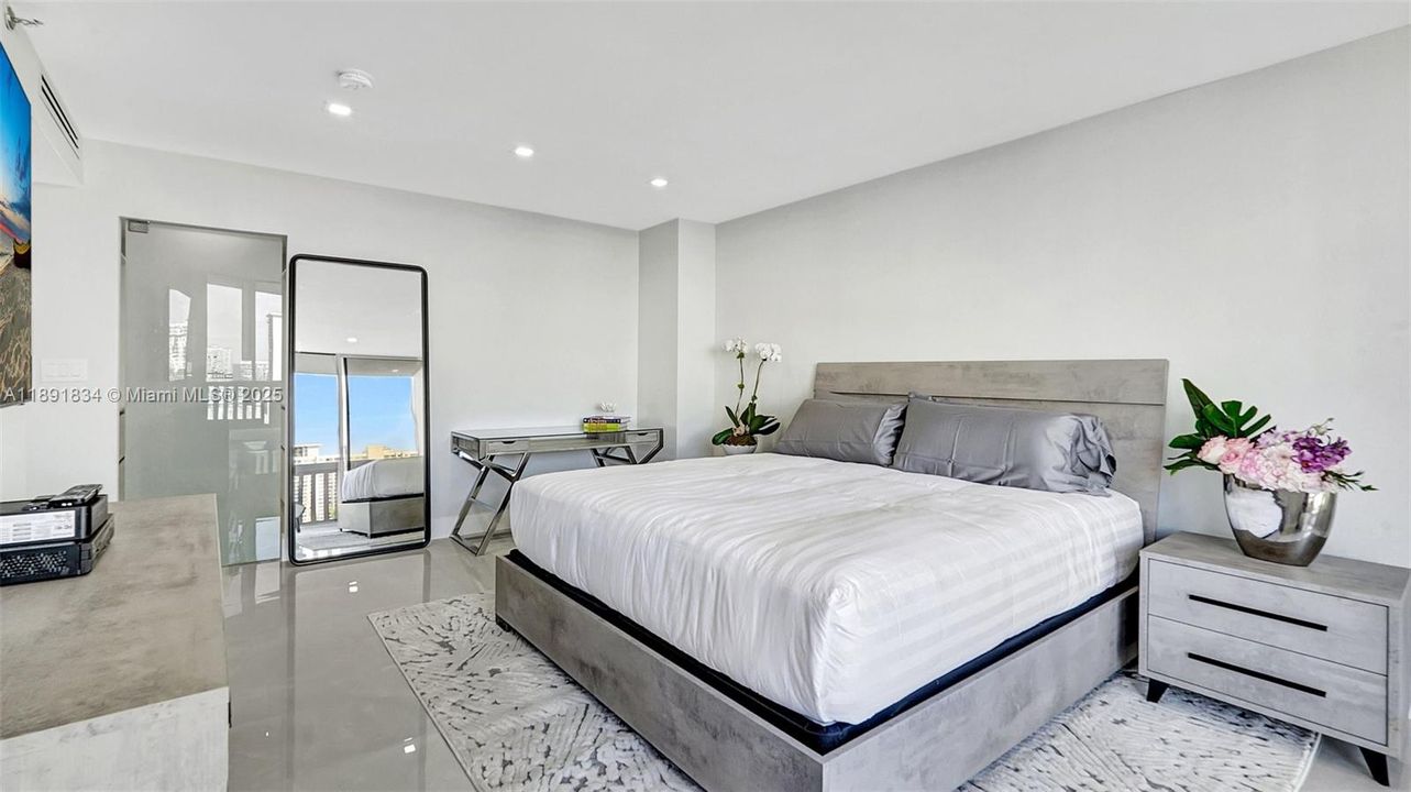 For Sale: $1,090,000 (3 beds, 2 baths, 1930 Square Feet)