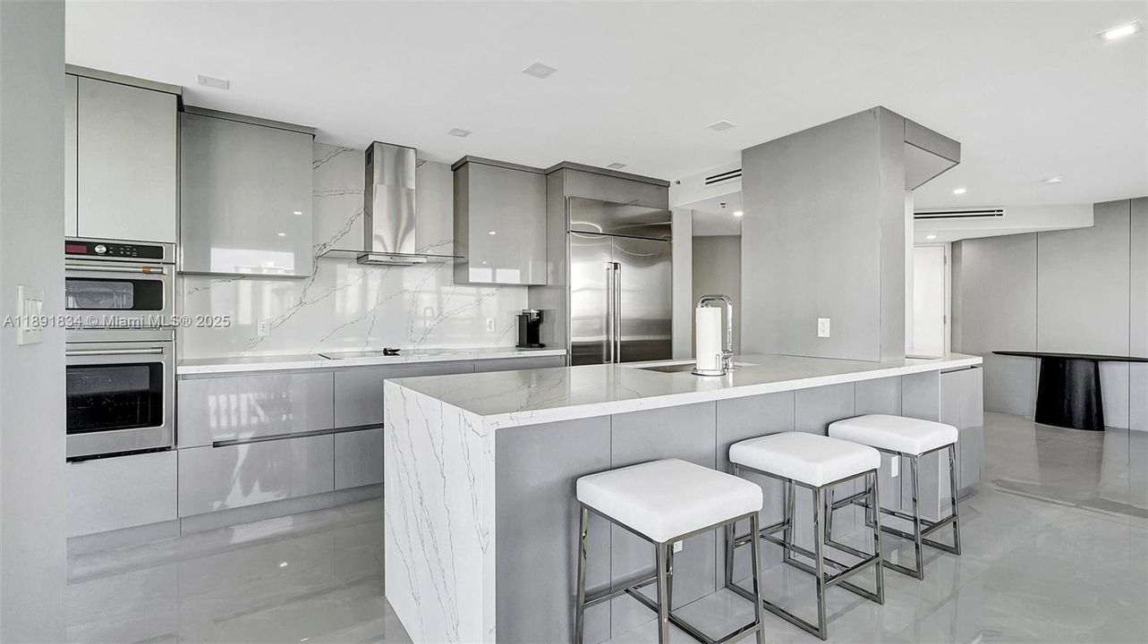 For Sale: $1,090,000 (3 beds, 2 baths, 1930 Square Feet)