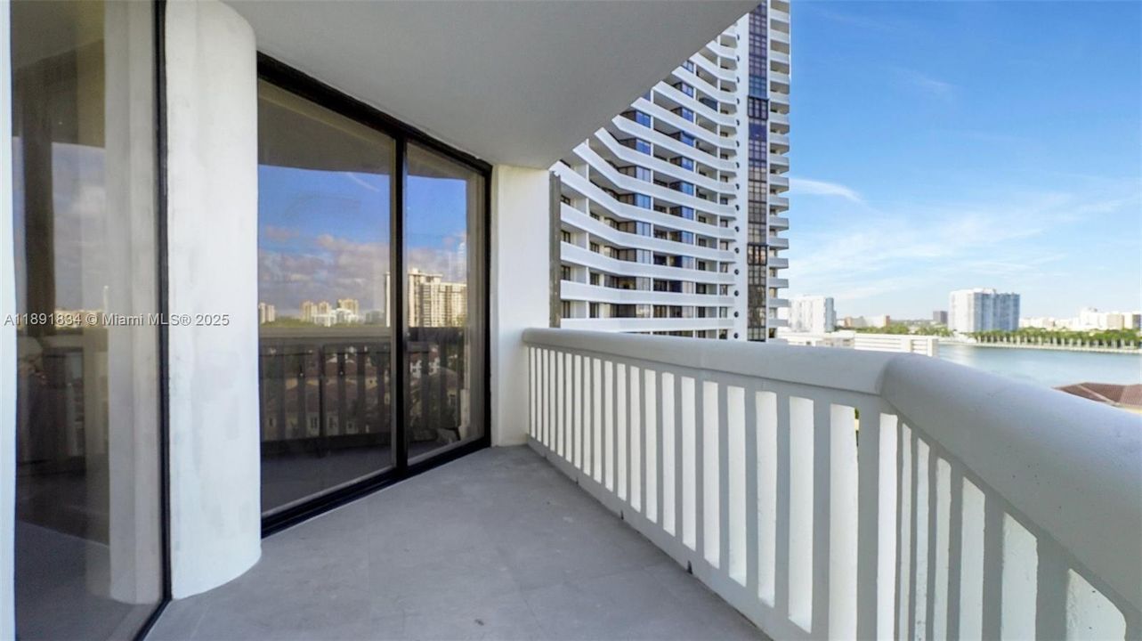 For Sale: $1,090,000 (3 beds, 2 baths, 1930 Square Feet)