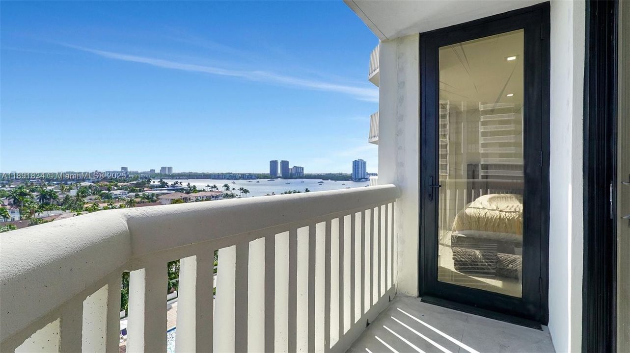 For Sale: $1,090,000 (3 beds, 2 baths, 1930 Square Feet)