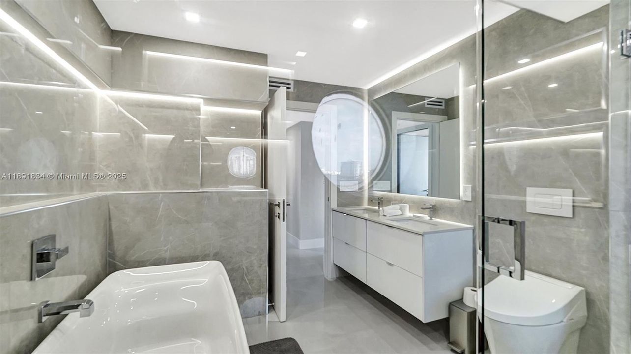 For Sale: $1,090,000 (3 beds, 2 baths, 1930 Square Feet)