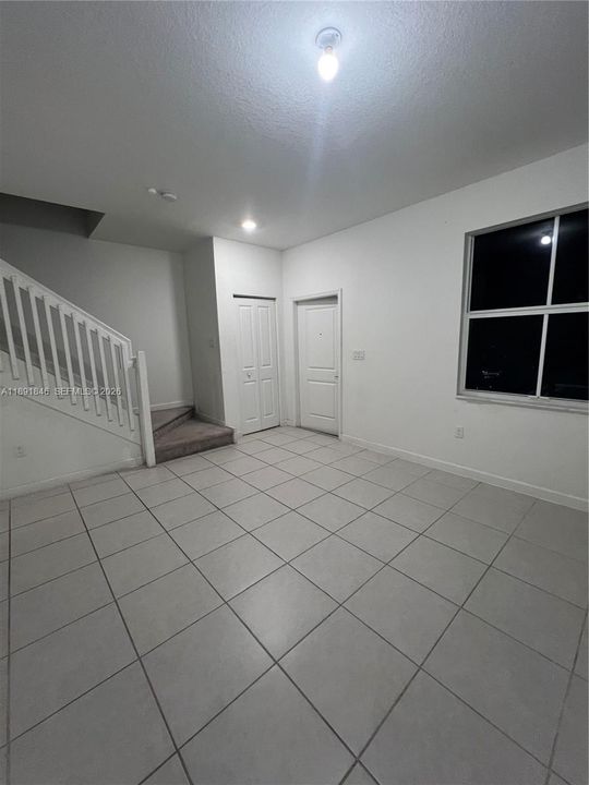 For Sale: $489,900 (3 beds, 2 baths, 1393 Square Feet)