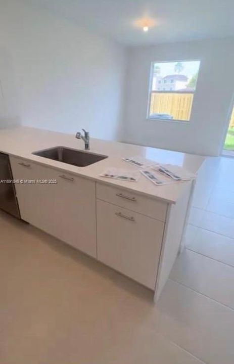 На продажу: $494,500 (3 спален, 2 ванн, 1393 Квадратных фут)