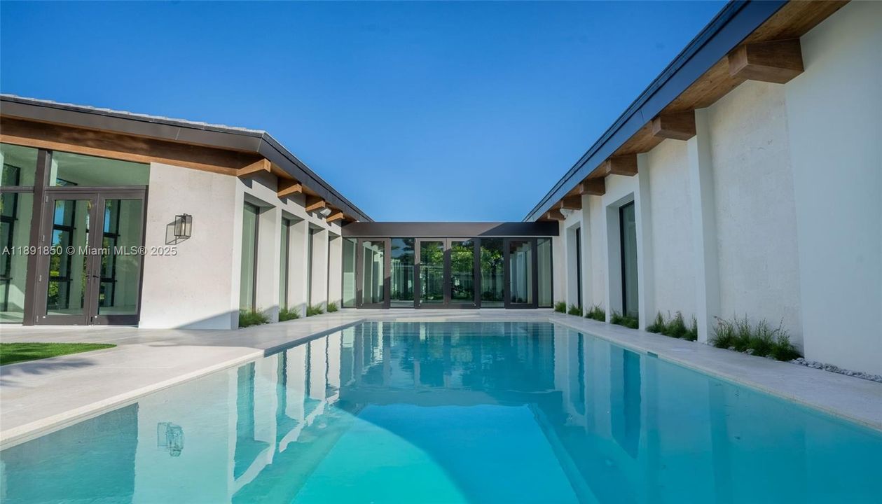 На продажу: $9,000,000 (6 спален, 6 ванн, 5129 Квадратных фут)