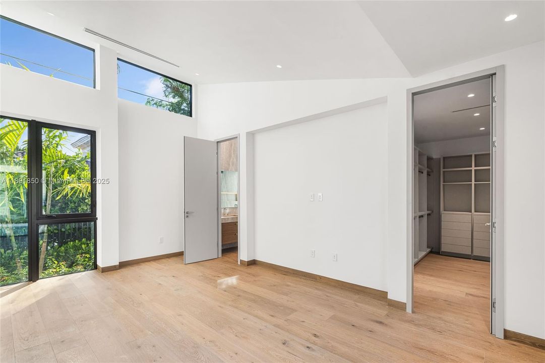 На продажу: $9,000,000 (6 спален, 6 ванн, 5129 Квадратных фут)