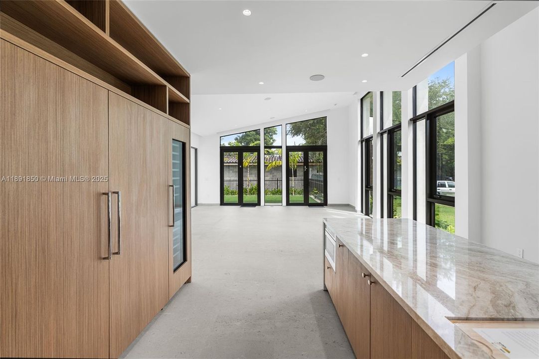 На продажу: $9,000,000 (6 спален, 6 ванн, 5129 Квадратных фут)