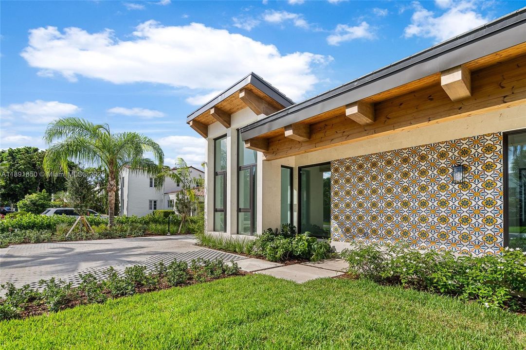 На продажу: $9,000,000 (6 спален, 6 ванн, 5129 Квадратных фут)