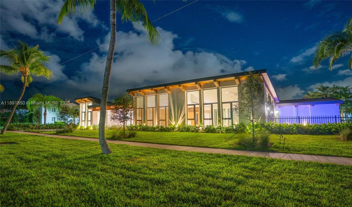 На продажу: $9,000,000 (6 спален, 6 ванн, 5129 Квадратных фут)