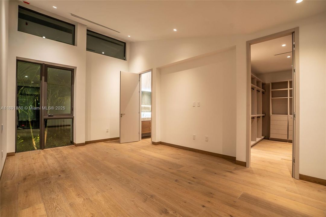 На продажу: $9,000,000 (6 спален, 6 ванн, 5129 Квадратных фут)