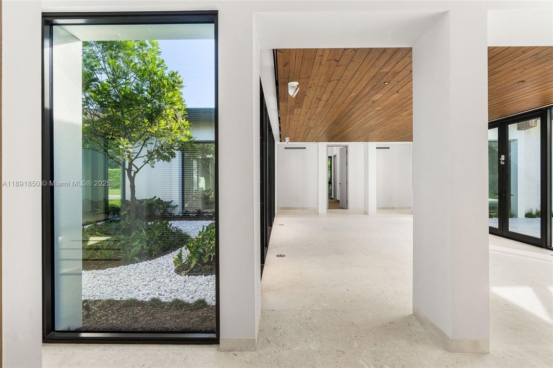 На продажу: $9,000,000 (6 спален, 6 ванн, 5129 Квадратных фут)