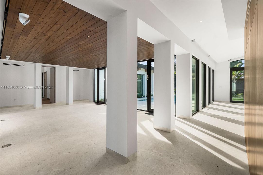 На продажу: $9,000,000 (6 спален, 6 ванн, 5129 Квадратных фут)