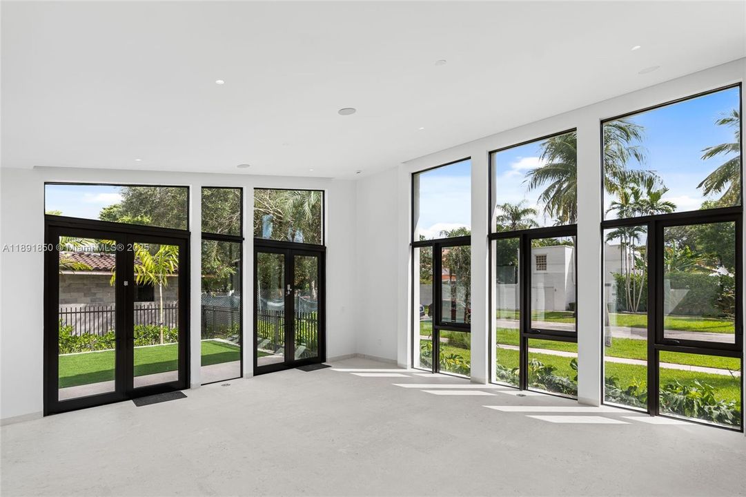 На продажу: $9,000,000 (6 спален, 6 ванн, 5129 Квадратных фут)