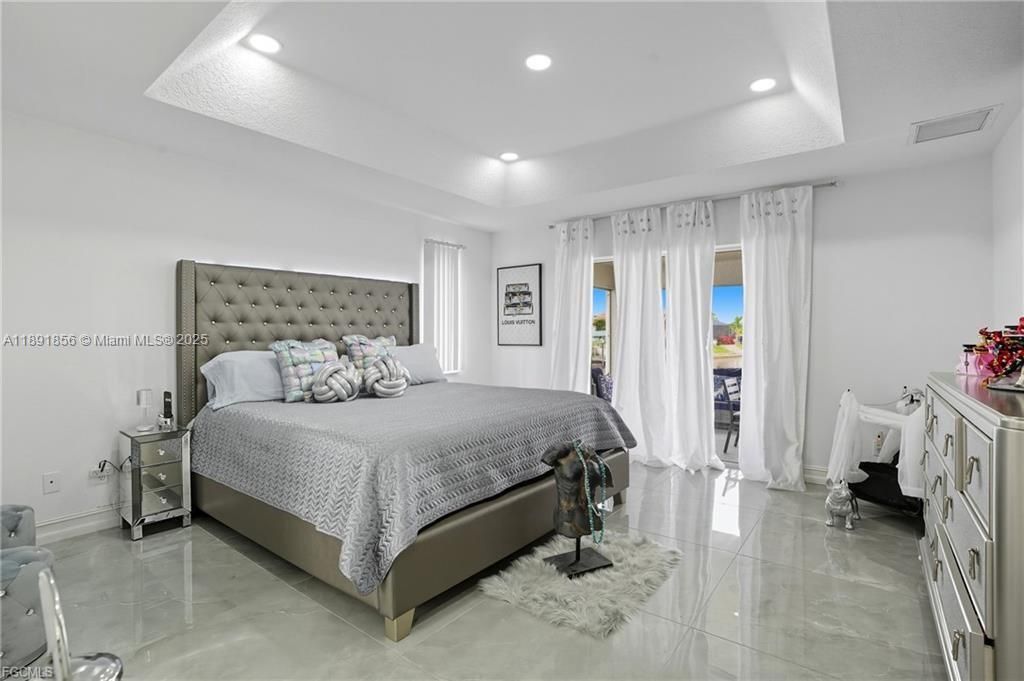 待售: $780,000 (3 贝兹, 2 浴室, 1763 平方英尺)