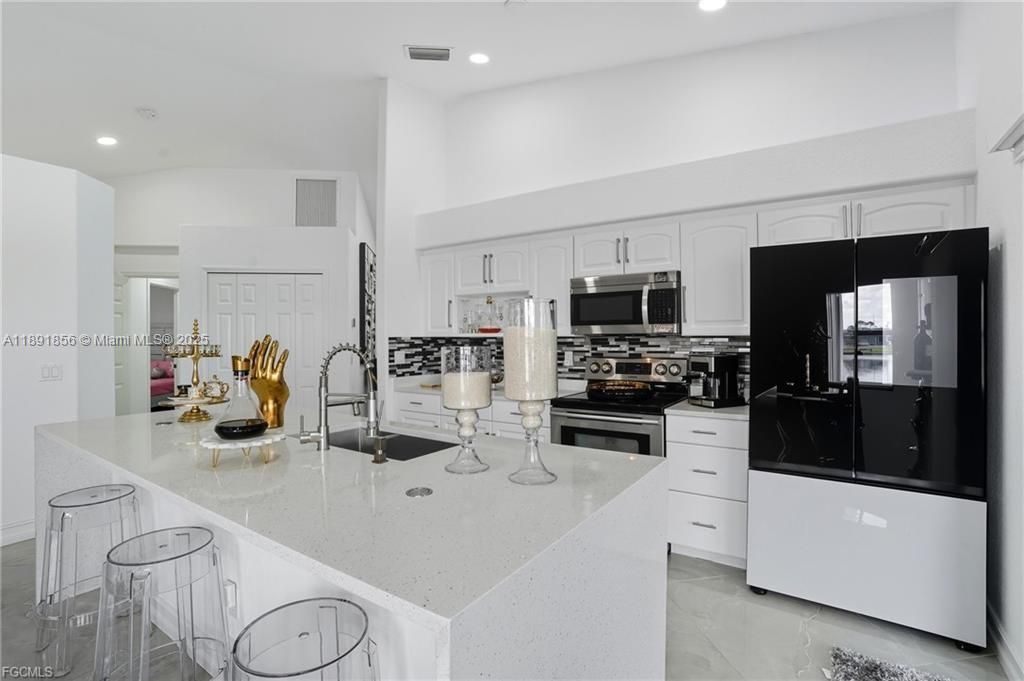 待售: $780,000 (3 贝兹, 2 浴室, 1763 平方英尺)