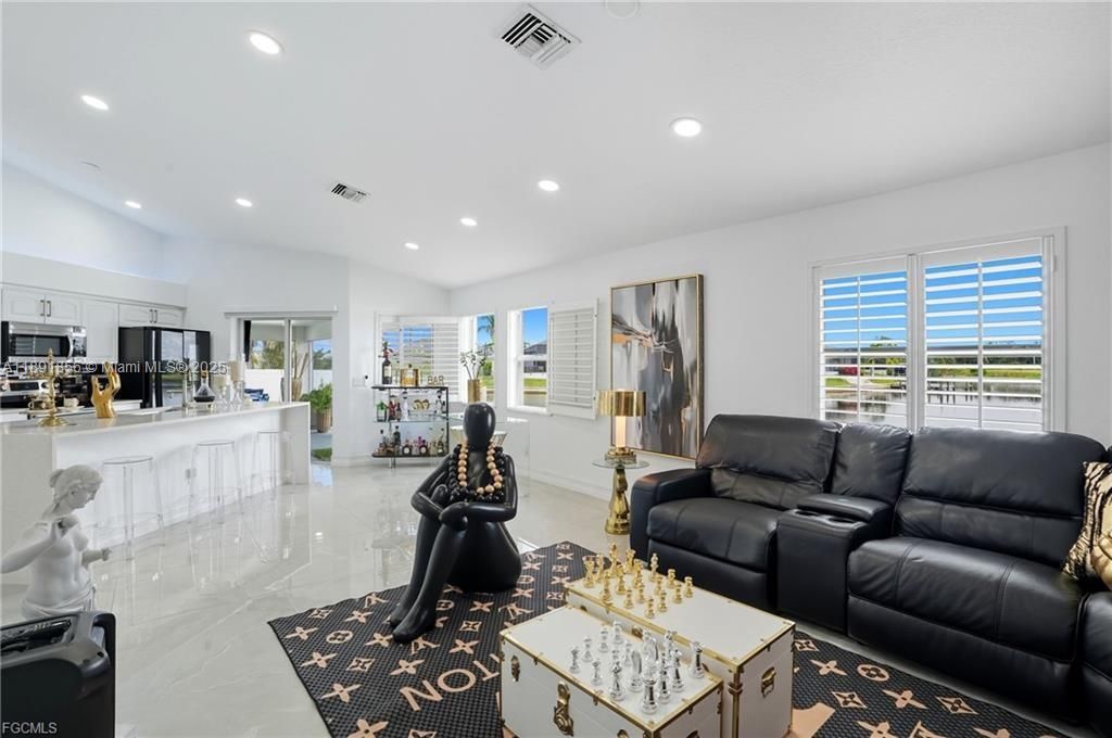 待售: $780,000 (3 贝兹, 2 浴室, 1763 平方英尺)