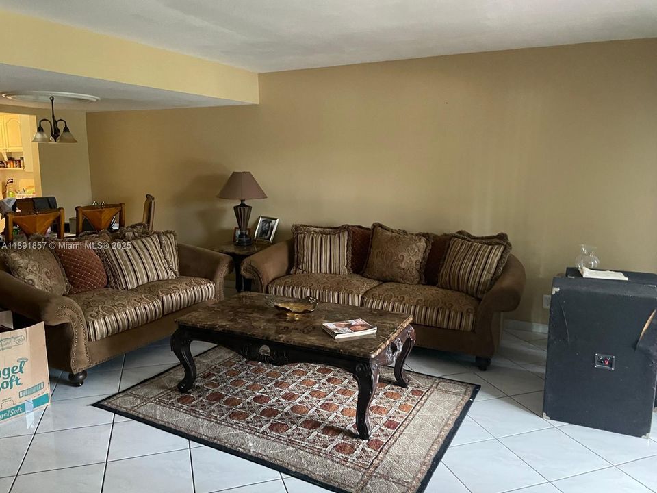 For Sale: $275,000 (3 beds, 2 baths, 2100 Square Feet)