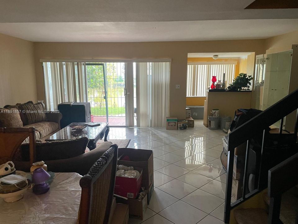 For Sale: $275,000 (3 beds, 2 baths, 2100 Square Feet)