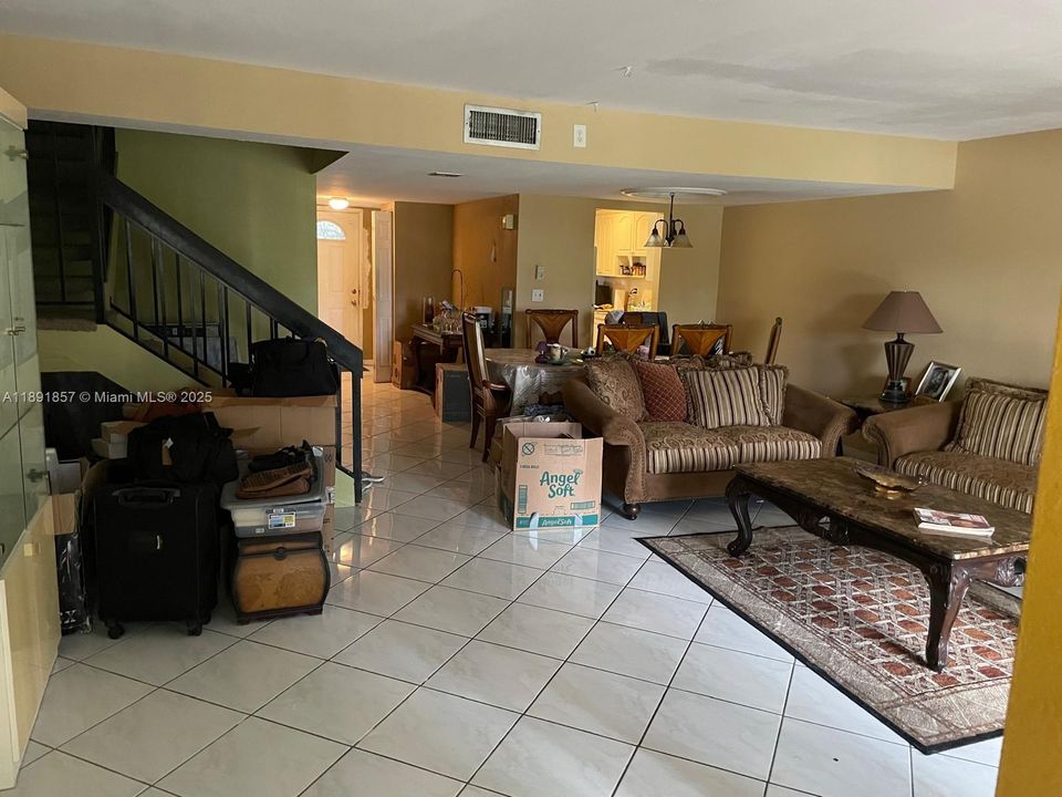 For Sale: $275,000 (3 beds, 2 baths, 2100 Square Feet)