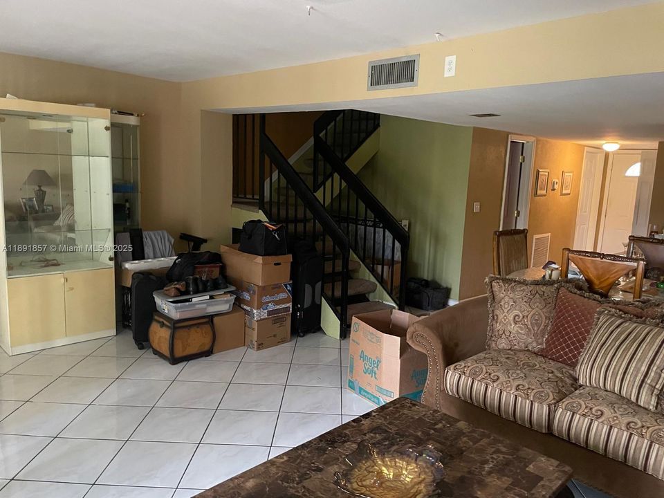 For Sale: $275,000 (3 beds, 2 baths, 2100 Square Feet)