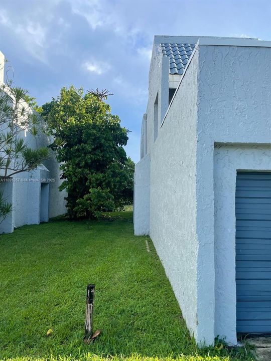 For Sale: $275,000 (3 beds, 2 baths, 2100 Square Feet)