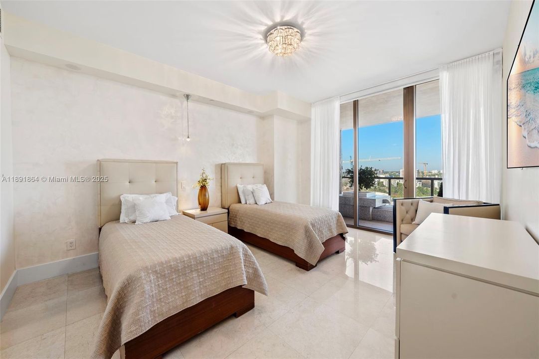 For Sale: $7,200,000 (3 beds, 3 baths, 3128 Square Feet)