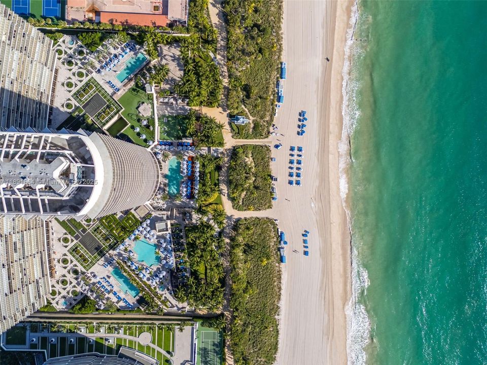 For Sale: $7,200,000 (3 beds, 3 baths, 3128 Square Feet)