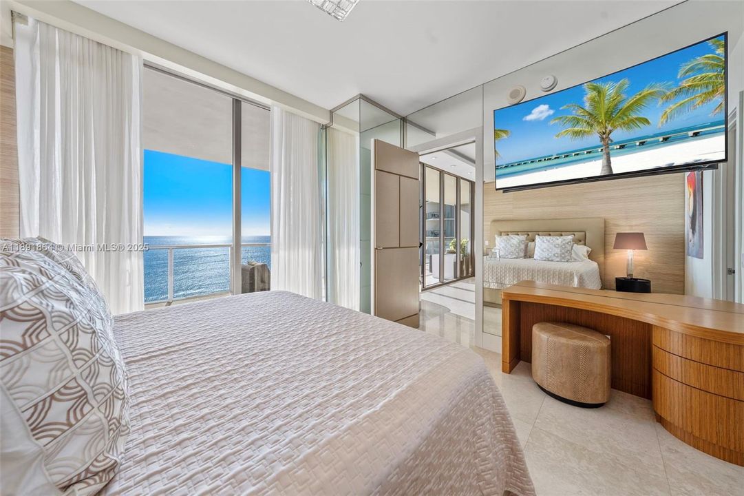 For Sale: $7,200,000 (3 beds, 3 baths, 3128 Square Feet)