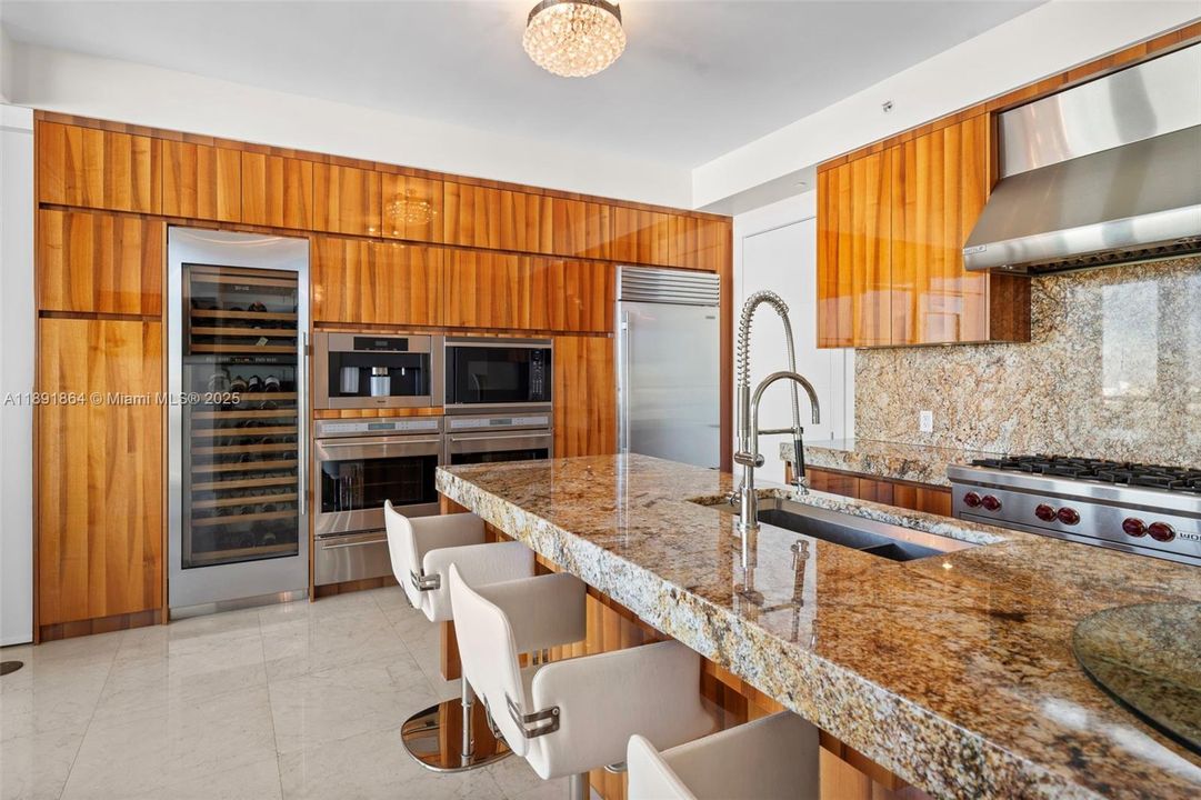 For Sale: $7,200,000 (3 beds, 3 baths, 3128 Square Feet)