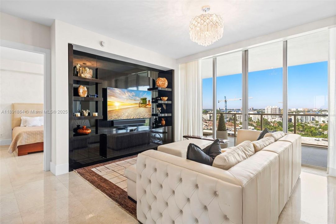 For Sale: $7,200,000 (3 beds, 3 baths, 3128 Square Feet)