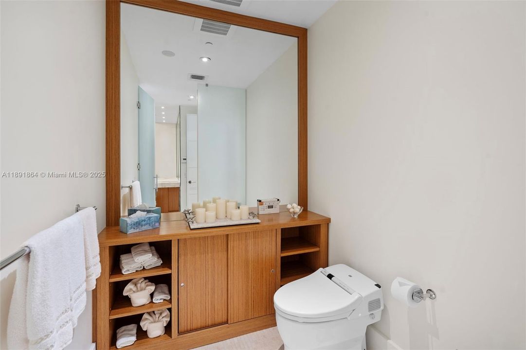 For Sale: $7,200,000 (3 beds, 3 baths, 3128 Square Feet)