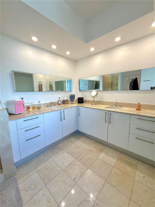 На продажу: $880,000 (3 спален, 2 ванн, 1866 Квадратных фут)