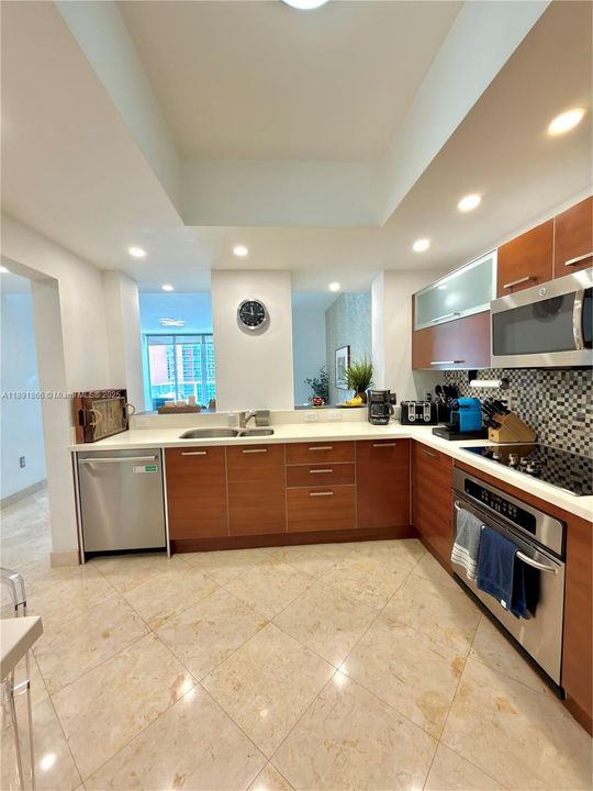 На продажу: $880,000 (3 спален, 2 ванн, 1866 Квадратных фут)