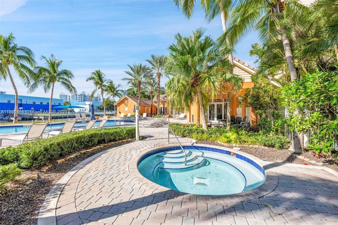 На продажу: $880,000 (3 спален, 2 ванн, 1866 Квадратных фут)