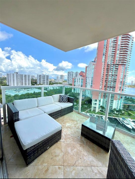 На продажу: $880,000 (3 спален, 2 ванн, 1866 Квадратных фут)