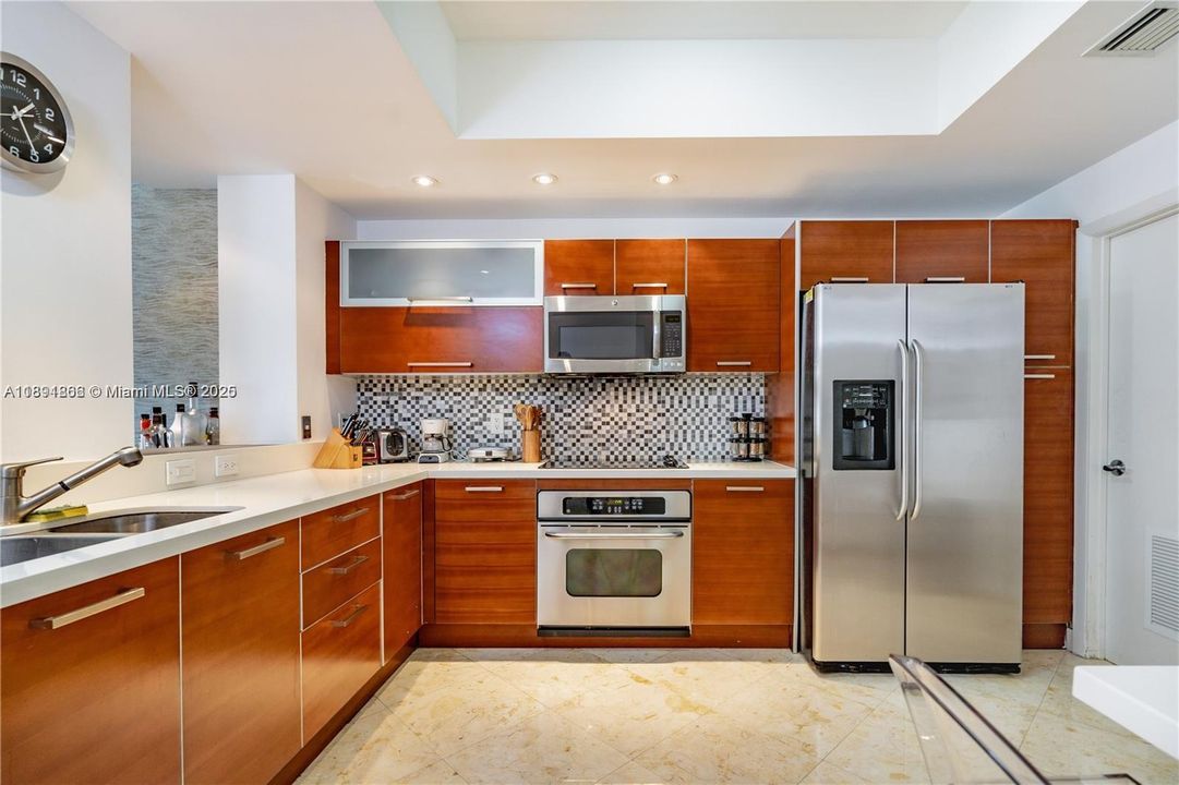 На продажу: $880,000 (3 спален, 2 ванн, 1866 Квадратных фут)