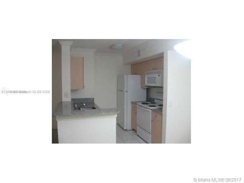 Active With Contract: $1,975 (1 beds, 1 baths, 850 Square Feet)