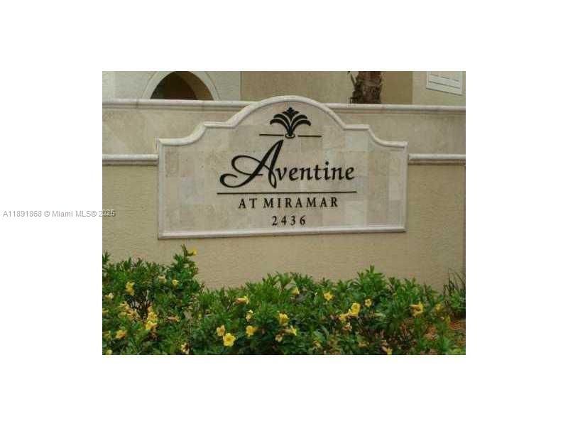 Active With Contract: $1,975 (1 beds, 1 baths, 850 Square Feet)