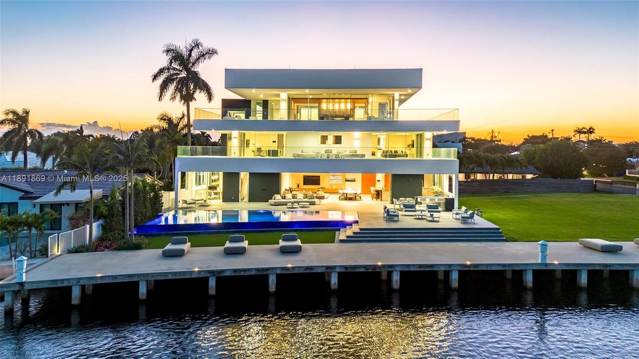 For Sale: $14,995,000 (5 beds, 4 baths, 8315 Square Feet)