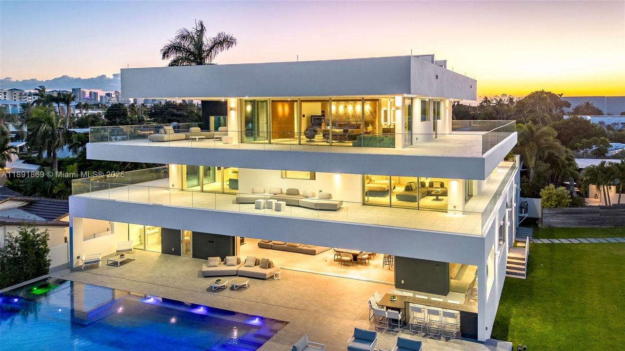 For Sale: $14,995,000 (5 beds, 4 baths, 8315 Square Feet)