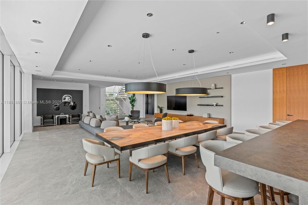 For Sale: $14,995,000 (5 beds, 4 baths, 8315 Square Feet)